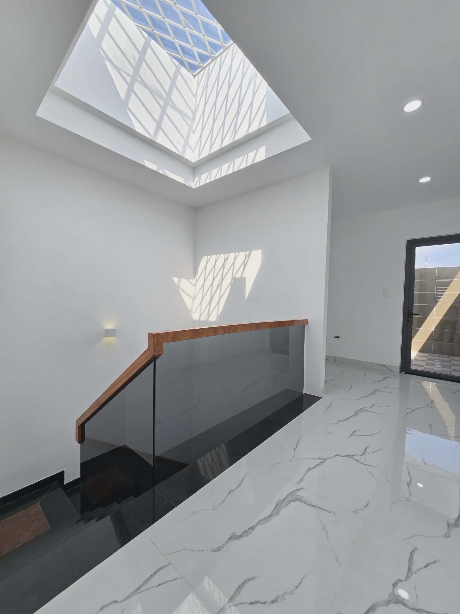 Bán nhà hẻm 413 Lê Văn Quới: Siêu phẩm 5 tầng "xe hơi ngủ trong nhà" ngay Ngã Tư Bốn Xã