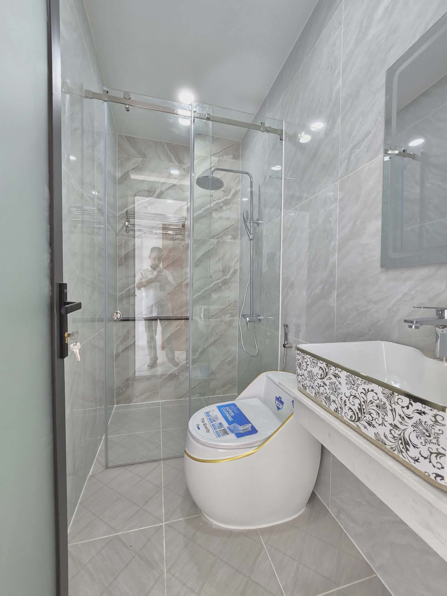 Bán nhà hẻm 413 Lê Văn Quới: Siêu phẩm 5 tầng "xe hơi ngủ trong nhà" ngay Ngã Tư Bốn Xã