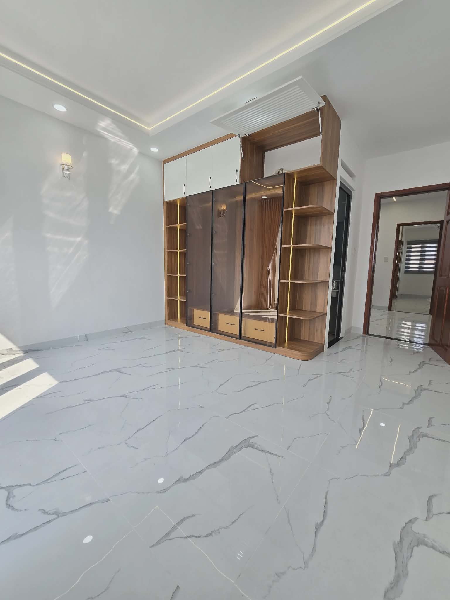 Bán nhà hẻm 413 Lê Văn Quới: Siêu phẩm 5 tầng "xe hơi ngủ trong nhà" ngay Ngã Tư Bốn Xã